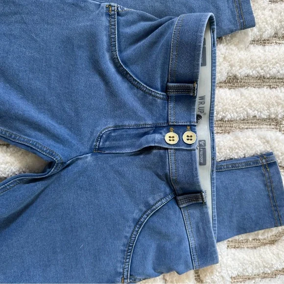 Freddy Women's Skinny Jeans in Blue - Picture 3 of 4